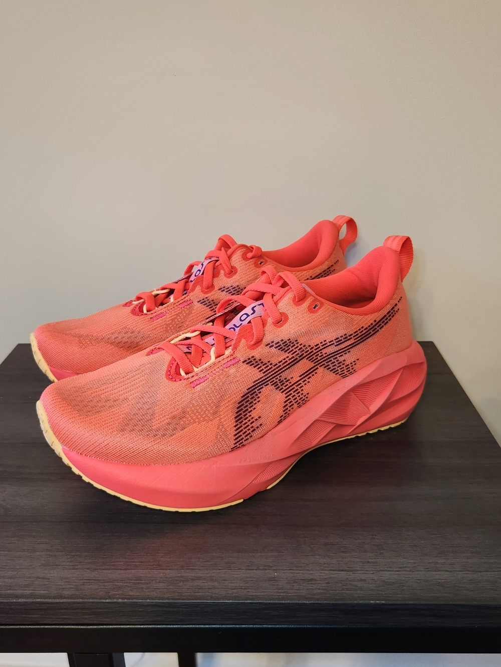 ASICS Novablast 5 Running Shoes Womens Size 7.5
